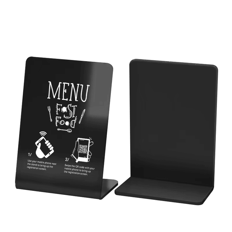 Soporte expositor NFC acrílico de información de alta calidad con marca personalizada y una zona interactiva clara para usuarios de teléfonos inteligentes en entornos comerciales.