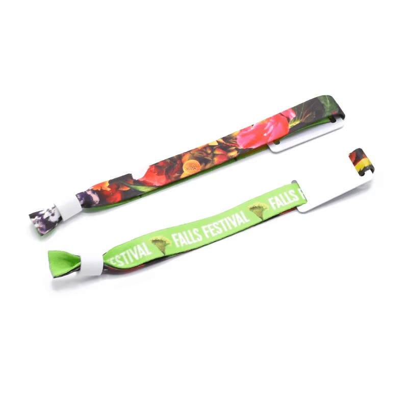 Pulseras RFID de tela para acceso a complejos turísticos de lujo con una vista clara de este aspecto: gestión de entradas de festivales; para aplicaciones de Pulseras RFID de tela.