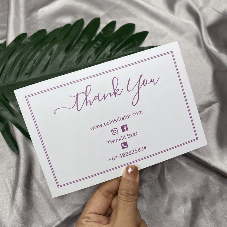 Tarjetas ecológicas con diseños claros y códigos legibles para agilizar los procesos de preparación y gestión de pedidos comerciales
