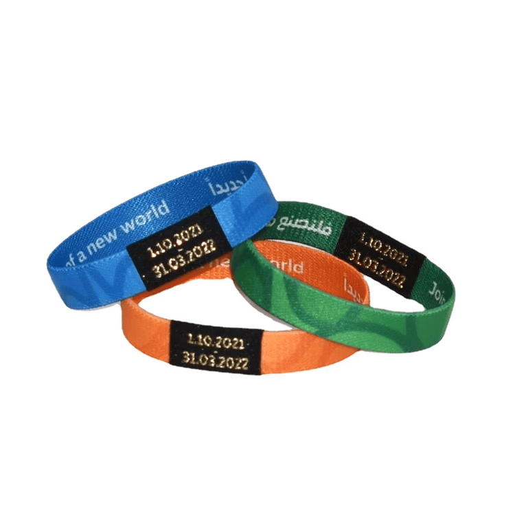Pulseras RFID elásticas ajustables para eventos con una vista clara de este aspecto: detalle del chip; para aplicaciones de Pulseras RFID elásticas.