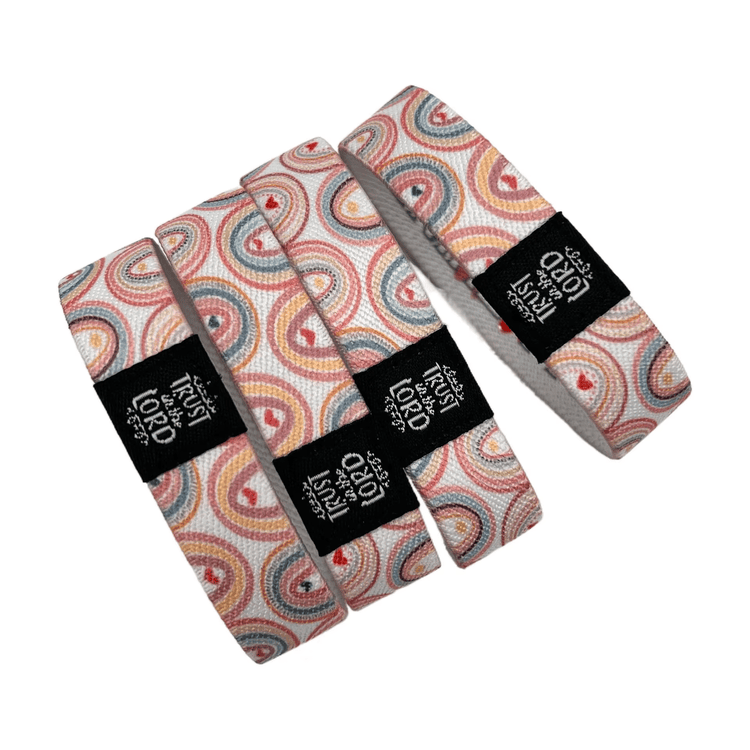 Esta imagen destaca este aspecto de Pulseras RFID elásticas ajustables para eventos: pulsera impermeable; para aplicaciones de Pulseras RFID elásticas.