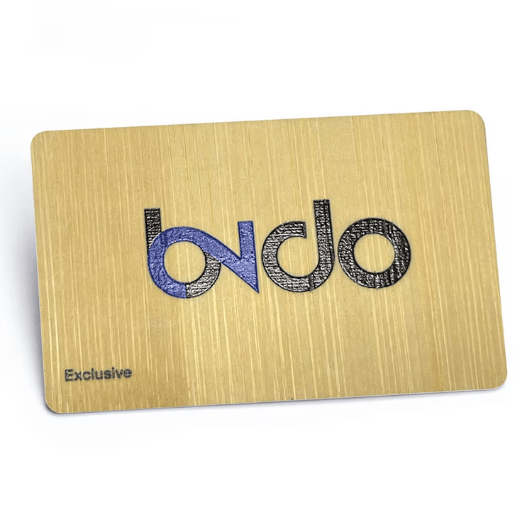 Fotografía de Tarjetas de visita RFID de madera de roble personalizadas para imagen de marca que muestra este aspecto: disposición de la antena; en la categoría de Tarjetas de madera.