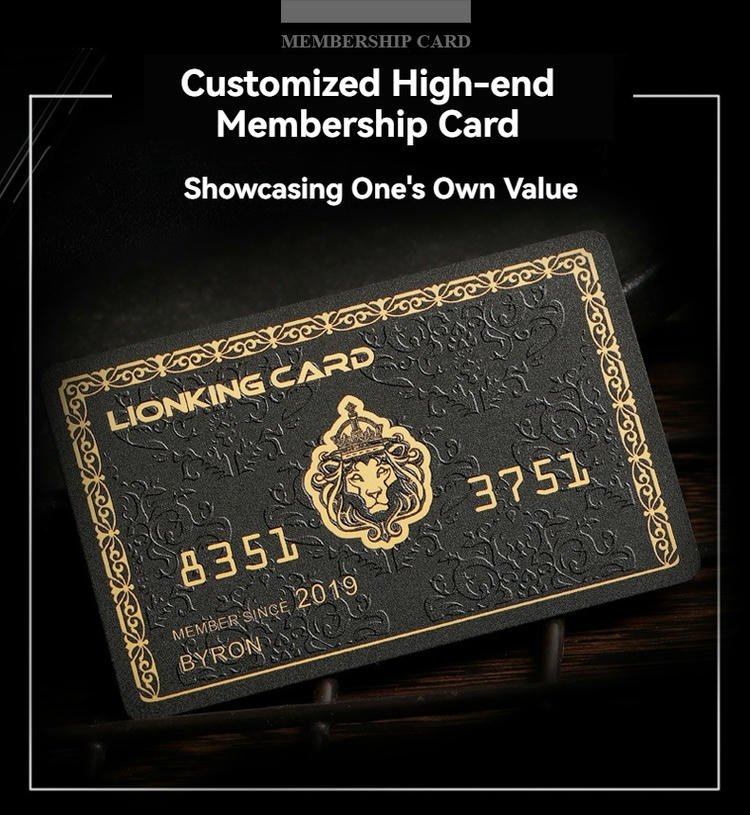 Impresión personalizada con chip de las Tarjetas PVC negras con relieve para marcas premium.