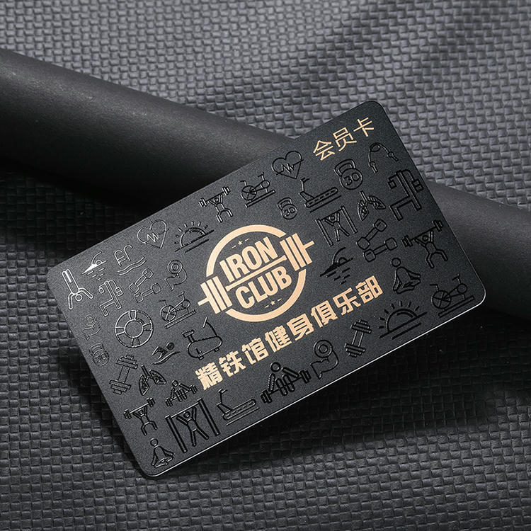 Tarjetas de PVC negras en relieve para imagen de marca de alta gama con una vista clara de este aspecto: logotipo impreso; para aplicaciones de Tarjetas de plástico.