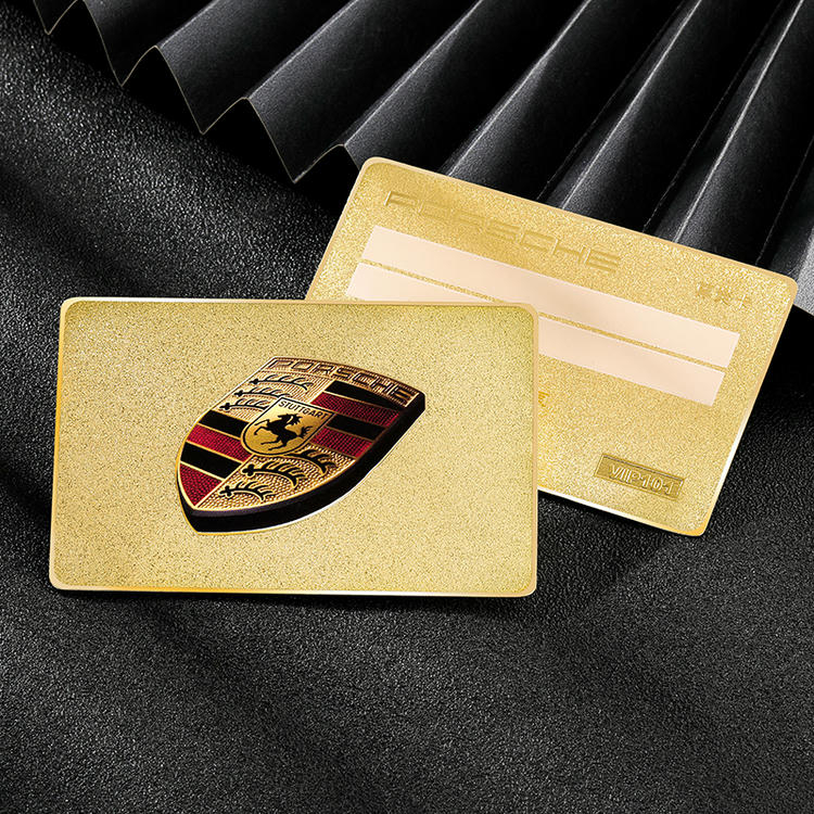Comparación de producto de las Tarjetas PVC negras con relieve para marcas premium dentro de aplicaciones de Tarjetas de Plástico.