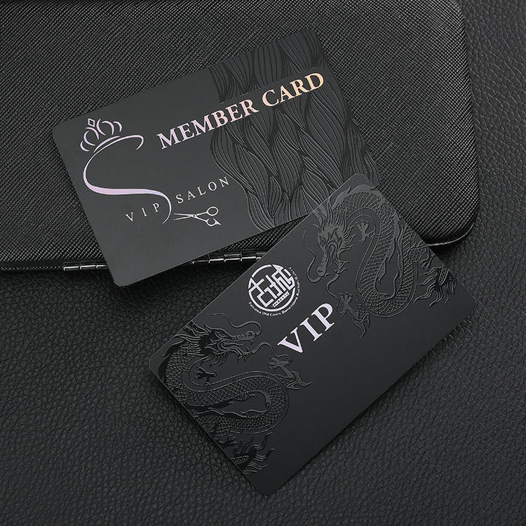 Tarjetas de fidelización de plástico personalizadas para recompensas a clientes con una vista clara de este aspecto: detalle del chip; para aplicaciones de Tarjetas de plástico.