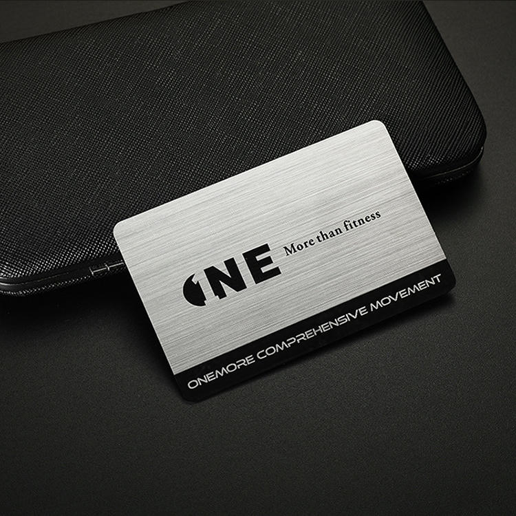 Vista frontal de tarjetas de fidelización PVC personalizadas para clientes dentro de proyectos de tarjetas de plástico.
