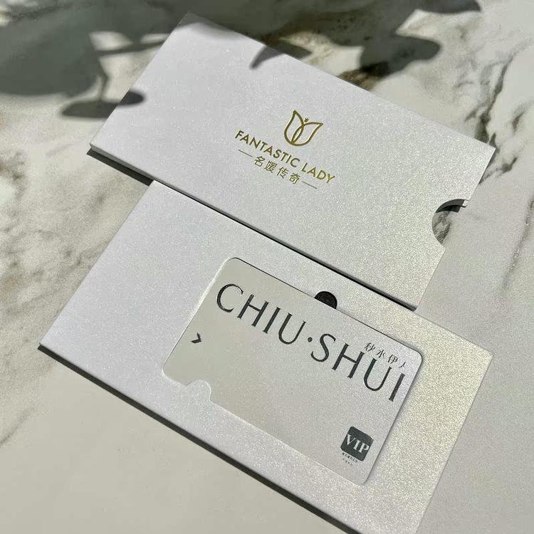 Tarjetas VIP de Lujo Personalizadas para Membresías Premium con diseño tamaño cartera y chip para aplicaciones Tarjetas de plástico.