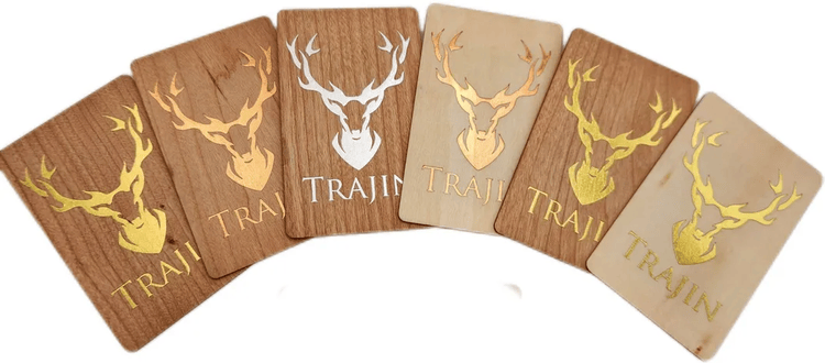 Esta imagen muestra las Tarjetas NFC RFID de Madera de Cerezo Personalizadas para Acceso mediante escaneo sin contacto para aplicaciones de Tarjetas de madera.