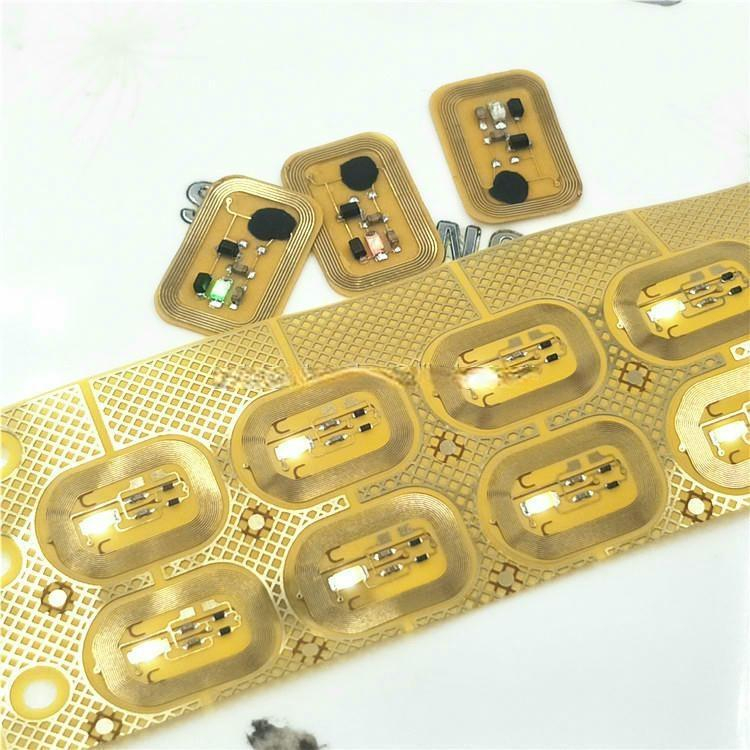 Chip NFC programable para uñas preparado para codificar URL de redes sociales o información de contacto
