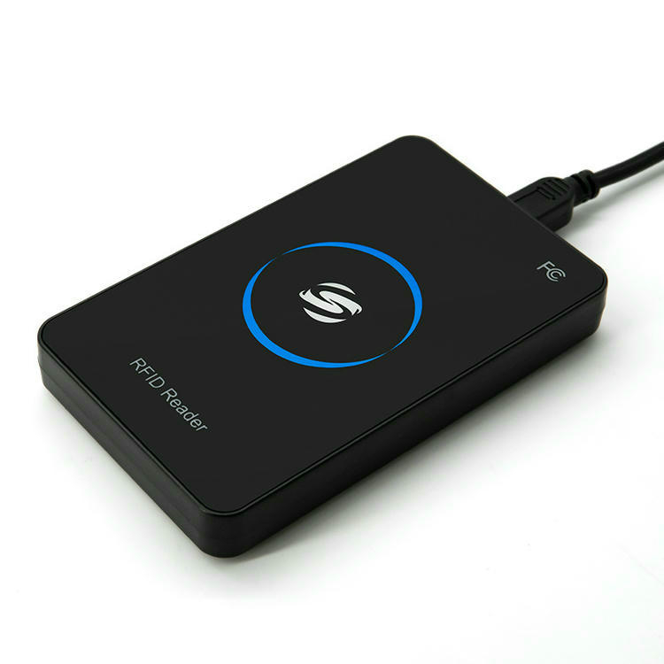 Este lector grabador RFID de sobremesa modelo R17-C ofrece un rendimiento estable de lectura y escritura para etiquetas conformes con ISO 18000-6C.