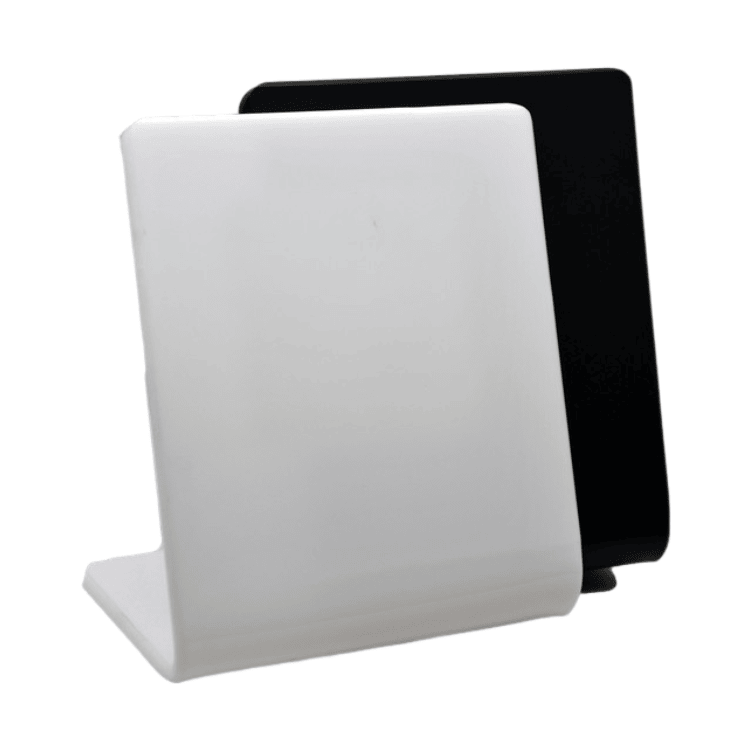 Un soporte NFC blanco compacto para demostraciones con una base reducida que cabe fácilmente en mesas de exposición y mostradores comerciales concurridos.