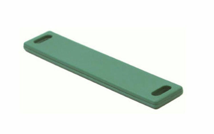 Se muestran seis etiquetas RFID UHF flexibles TPU9018-1 de diferentes colores para clasificar activos y gestionar inventarios de tuberías en instalaciones operativas.