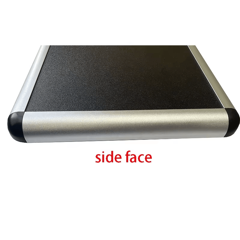 Una vista lateral en ángulo del grabador RFID UHF ZK-RFID108 muestra su perfil delgado con un grosor de solo veinticinco milímetros.