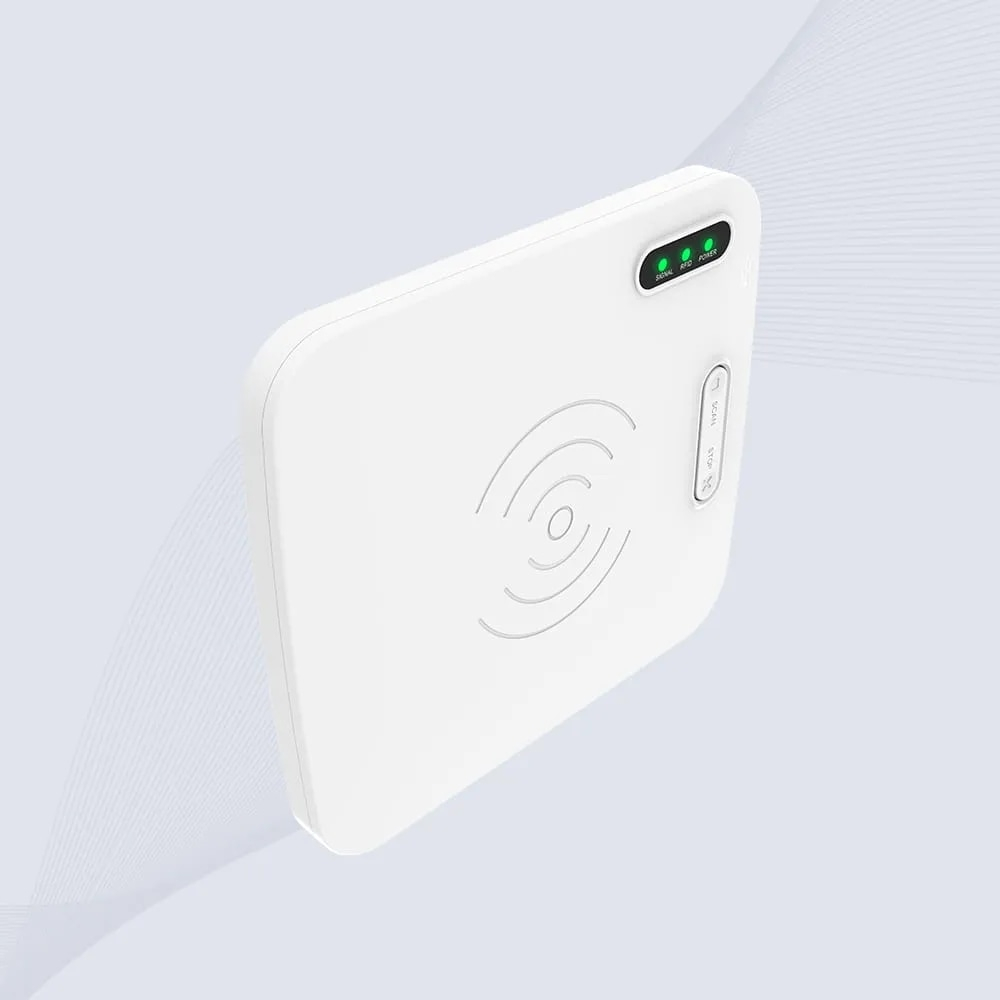 Vista cercana de la interfaz de comunicación del CK-D1A que muestra los puertos USB 3.0 de alta velocidad y Type-C para conectividad sin controladores.