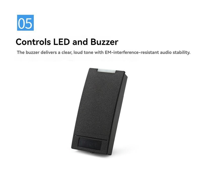 Lector RFID de acceso impermeable para puertas seguras con enfoque en el logotipo impreso para proyectos de lectores RFID de control de acceso.