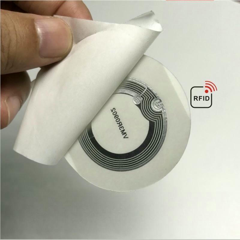 Etiqueta NFC de marketing para conectar envases, productos y campañas físicas con contenidos digitales medibles.