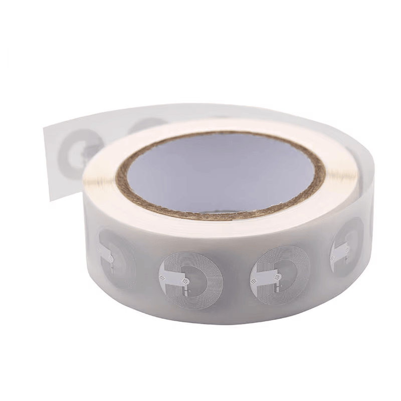 Etiquetas RFID HF especializadas instaladas en instrumentos científicos y material de laboratorio para una gestión precisa de activos.