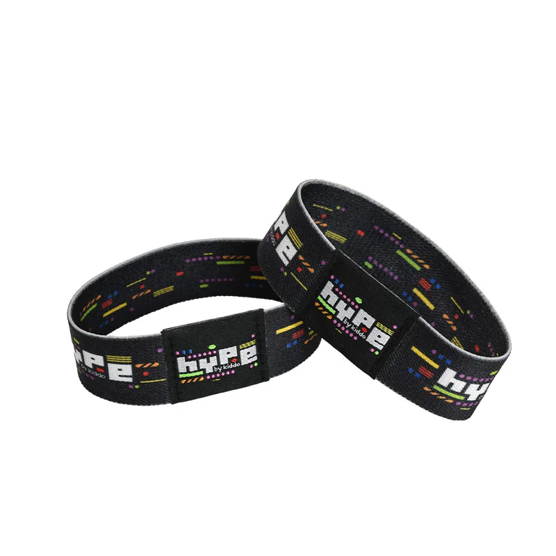 Pulseras RFID elásticas para acceso a piscinas mostradas en la sección de descripción con vista detallada del producto para aplicaciones de pulseras RFID elásticas.