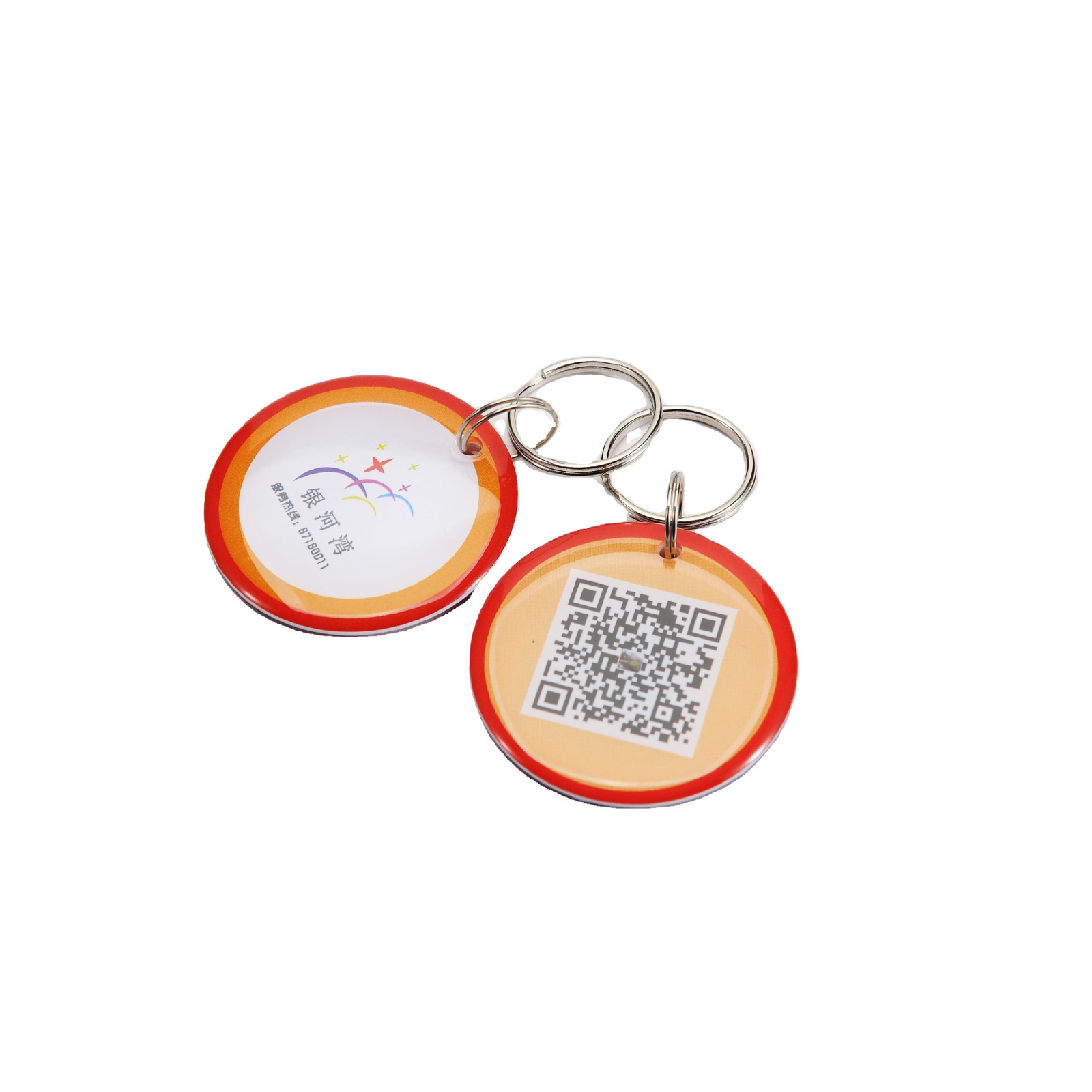 Etiquetas RFID de resina epoxi impermeables IP65 capaces de soportar humedad y calor y garantizar una gestión fiable de entradas.